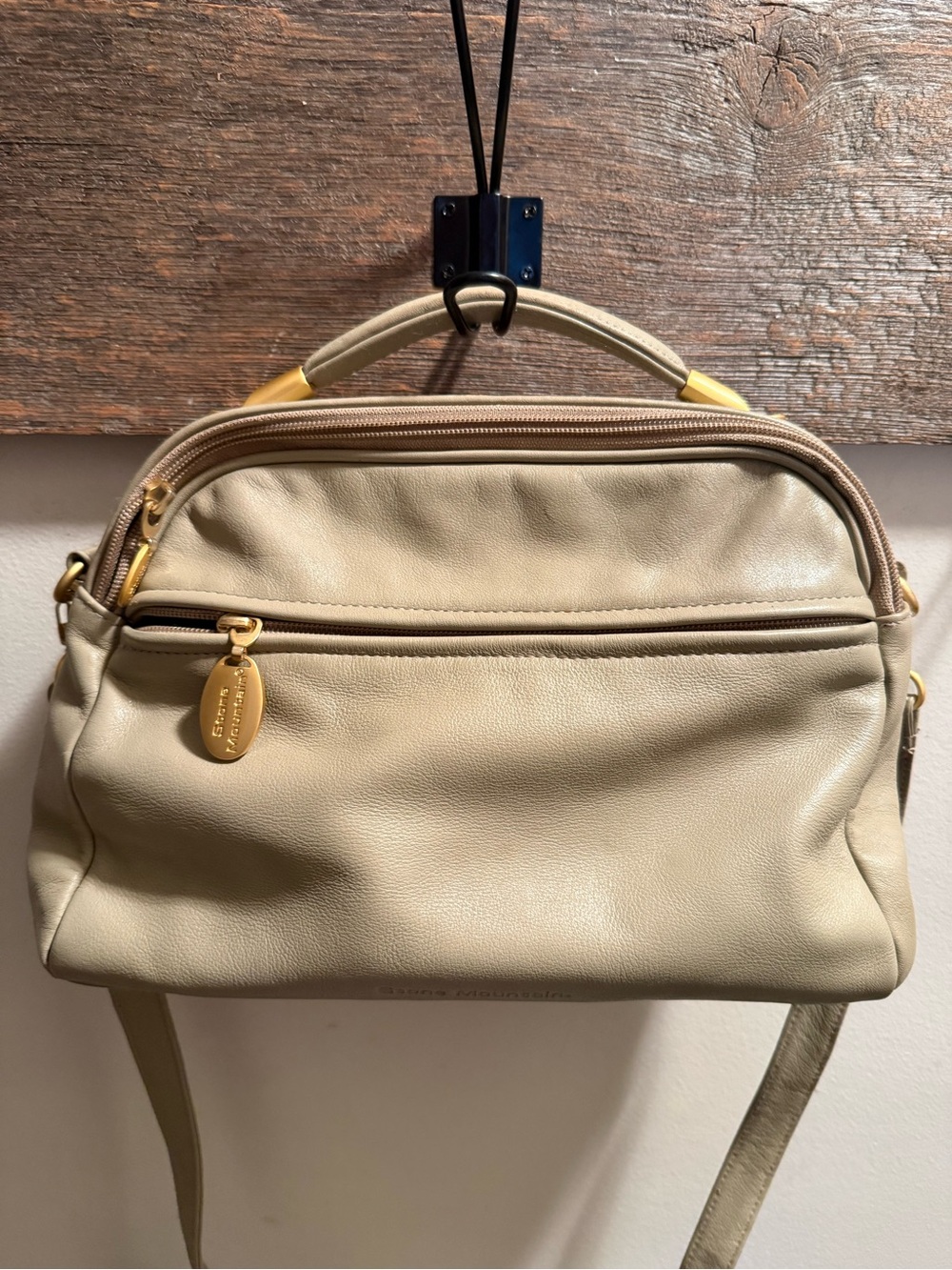 STONE MOUNTAIN LEATHER Crossbody Bag Beige With Detachable Strap Medium Size EUC